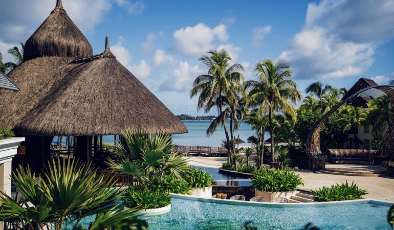6 DAYS MEMORABLE GAME DRIVE AND MOMBASA BEACH RESORT PRIVATE TOUR KENYA